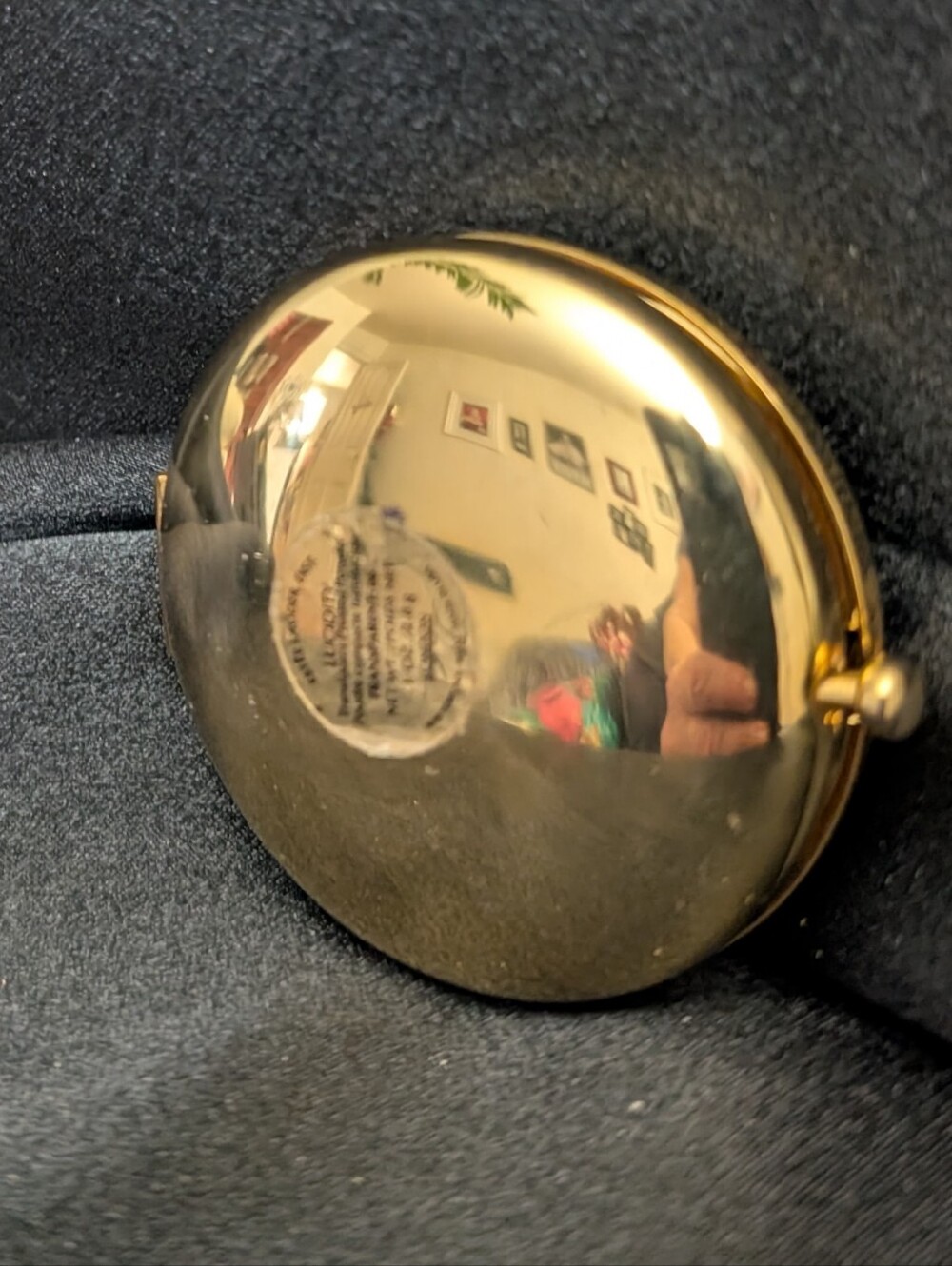 #62. Vintage Estee Lauder Art Deco Small Compact - Picture 3 of 3